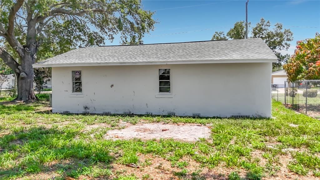 For Sale: $275,000 (3 beds, 2 baths, 1168 Square Feet)