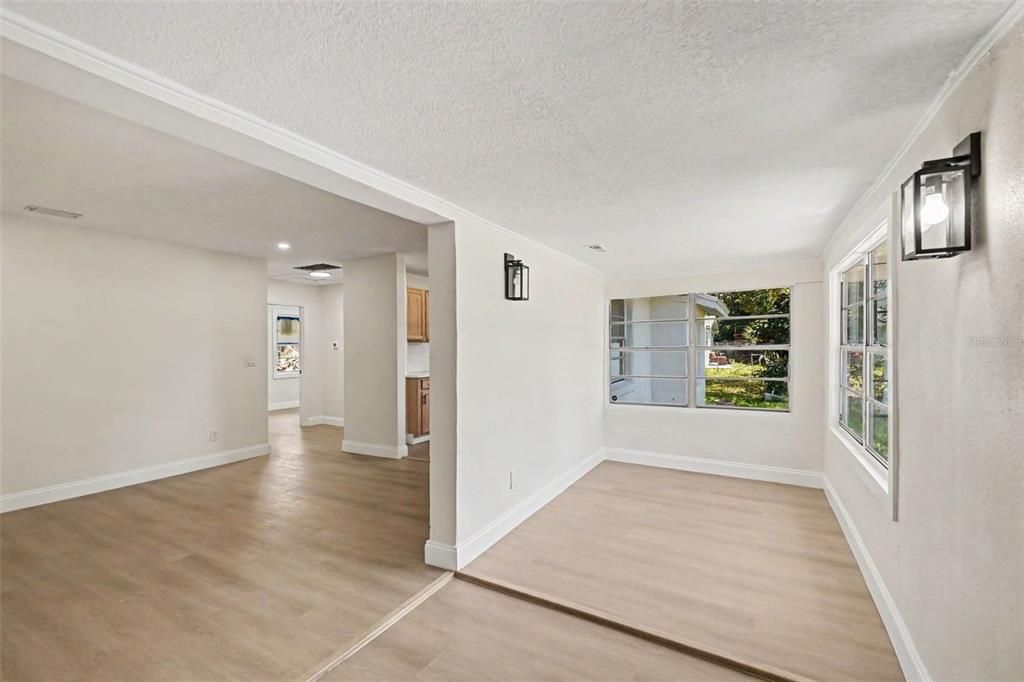 For Sale: $275,000 (3 beds, 2 baths, 1168 Square Feet)
