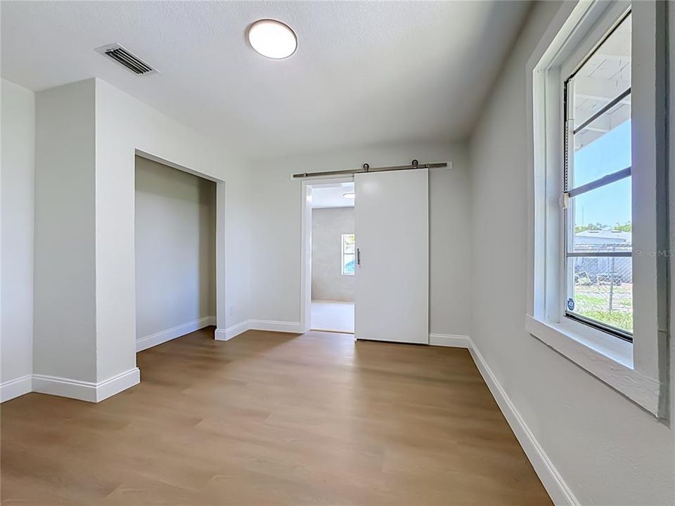 For Sale: $275,000 (3 beds, 2 baths, 1168 Square Feet)