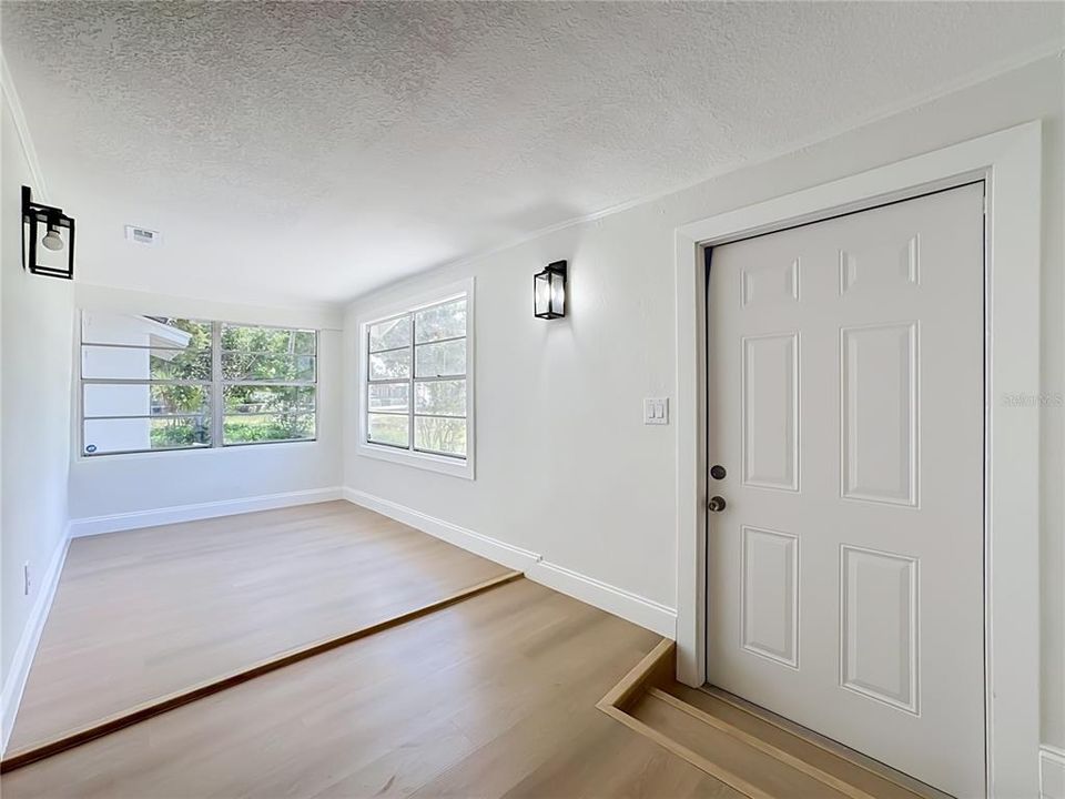 For Sale: $275,000 (3 beds, 2 baths, 1168 Square Feet)