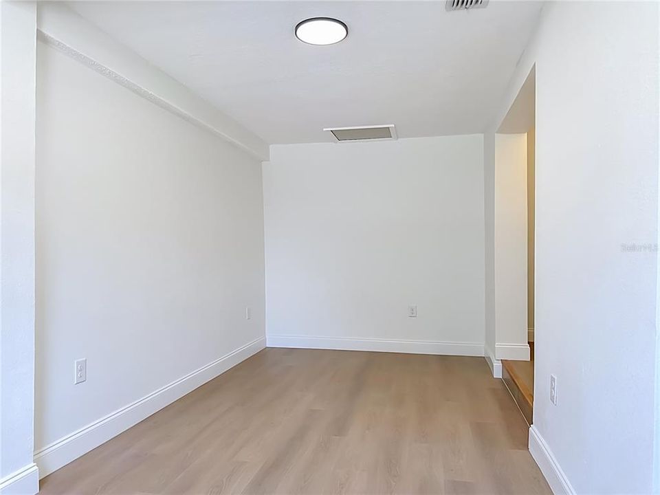 For Sale: $275,000 (3 beds, 2 baths, 1168 Square Feet)