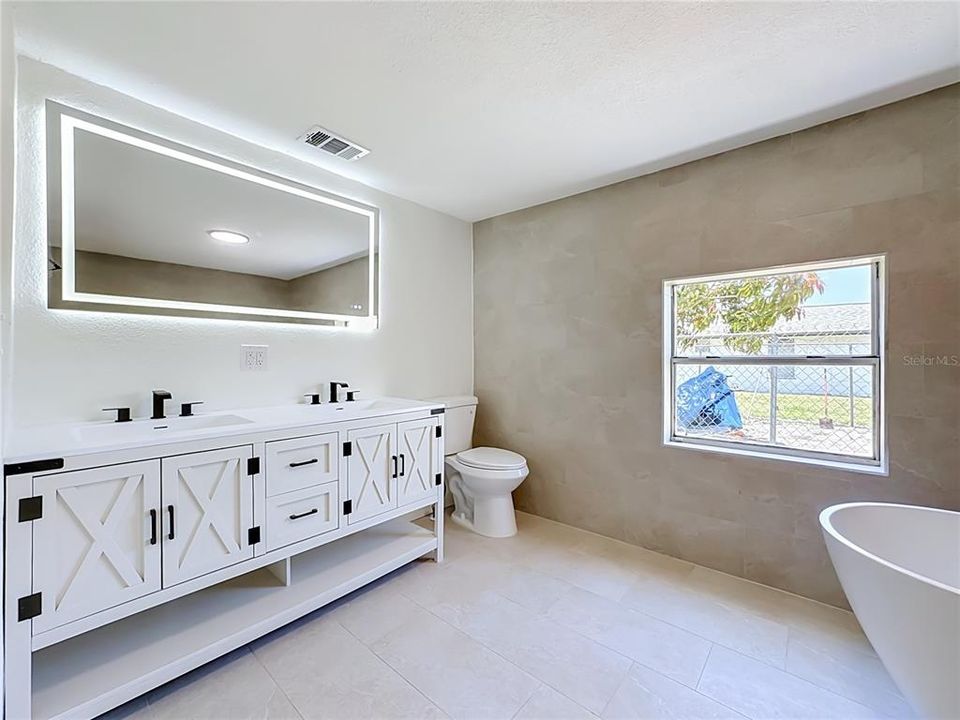 For Sale: $275,000 (3 beds, 2 baths, 1168 Square Feet)