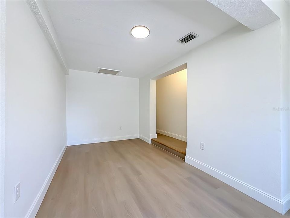 For Sale: $275,000 (3 beds, 2 baths, 1168 Square Feet)