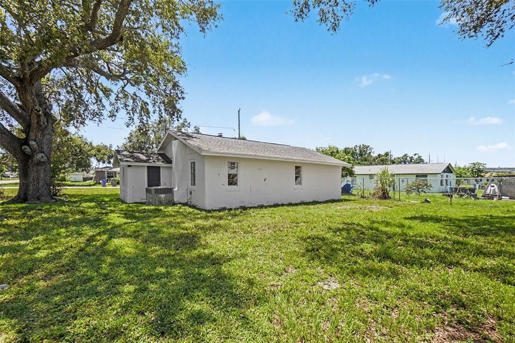 For Sale: $275,000 (3 beds, 2 baths, 1168 Square Feet)