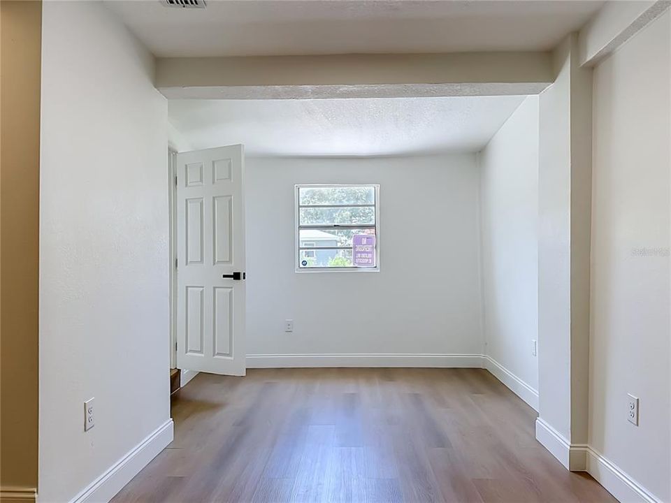 For Sale: $275,000 (3 beds, 2 baths, 1168 Square Feet)