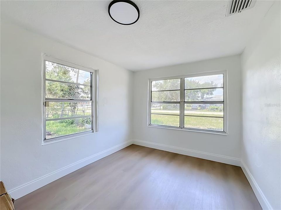 For Sale: $275,000 (3 beds, 2 baths, 1168 Square Feet)