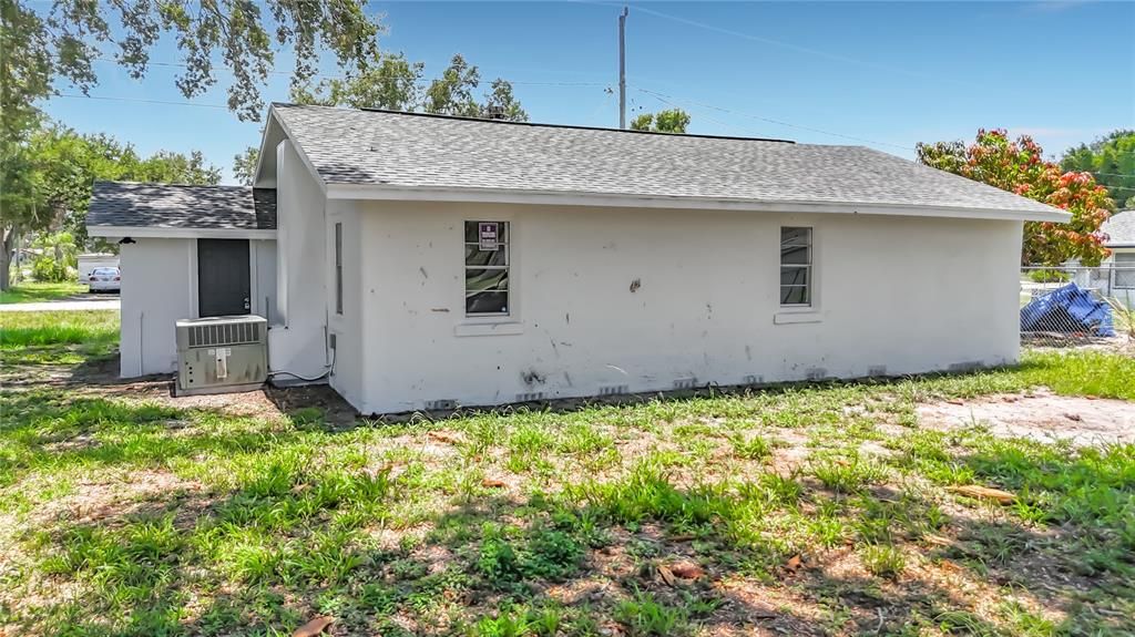 For Sale: $275,000 (3 beds, 2 baths, 1168 Square Feet)