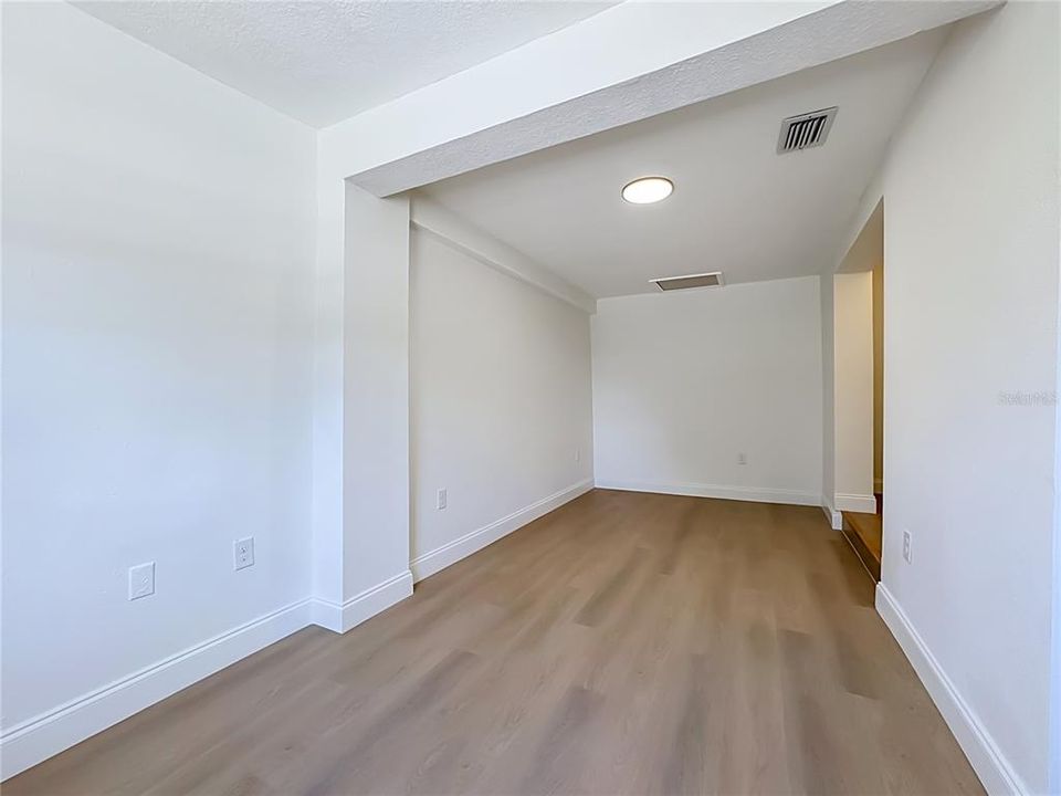 For Sale: $275,000 (3 beds, 2 baths, 1168 Square Feet)