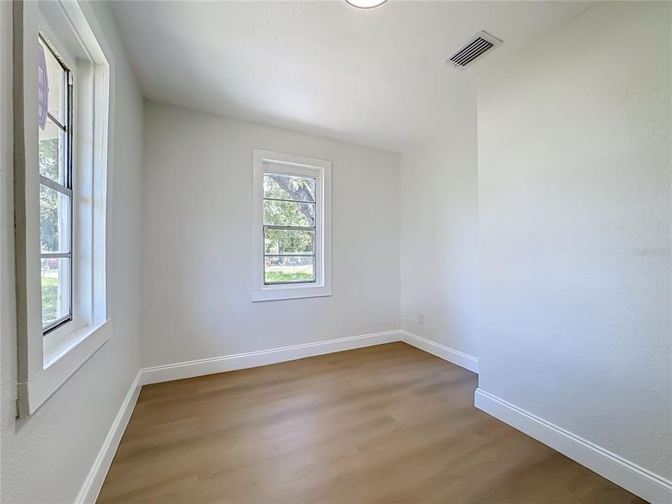 For Sale: $275,000 (3 beds, 2 baths, 1168 Square Feet)