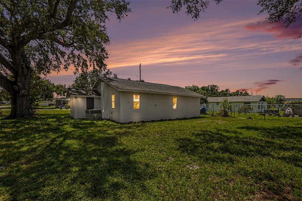 For Sale: $275,000 (3 beds, 2 baths, 1168 Square Feet)