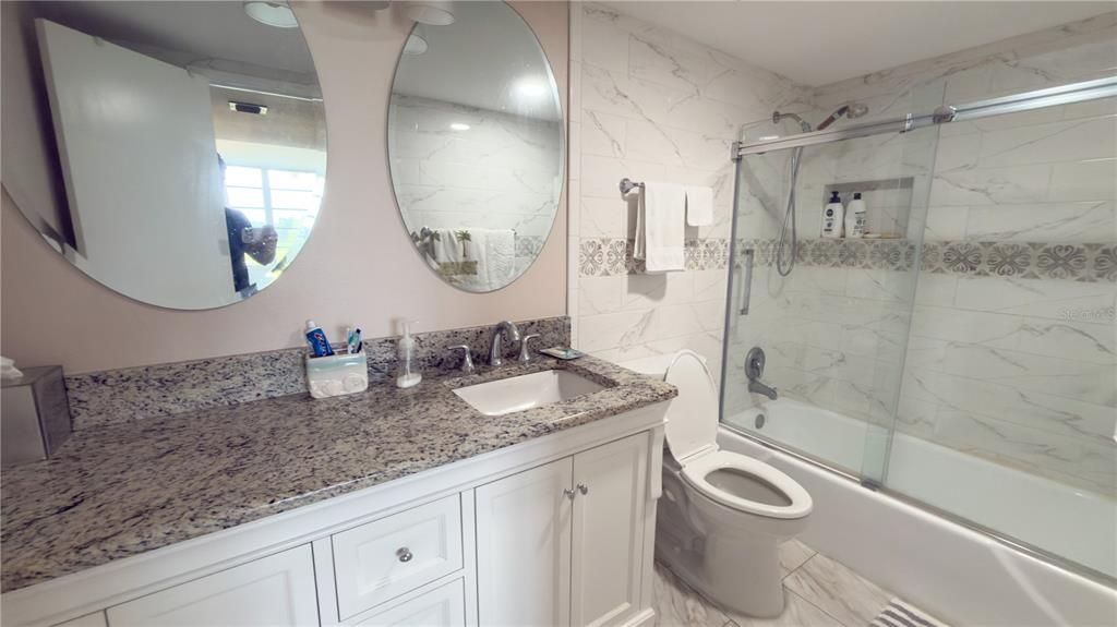 For Rent: $1,875 (1 beds, 1 baths, 900 Square Feet)