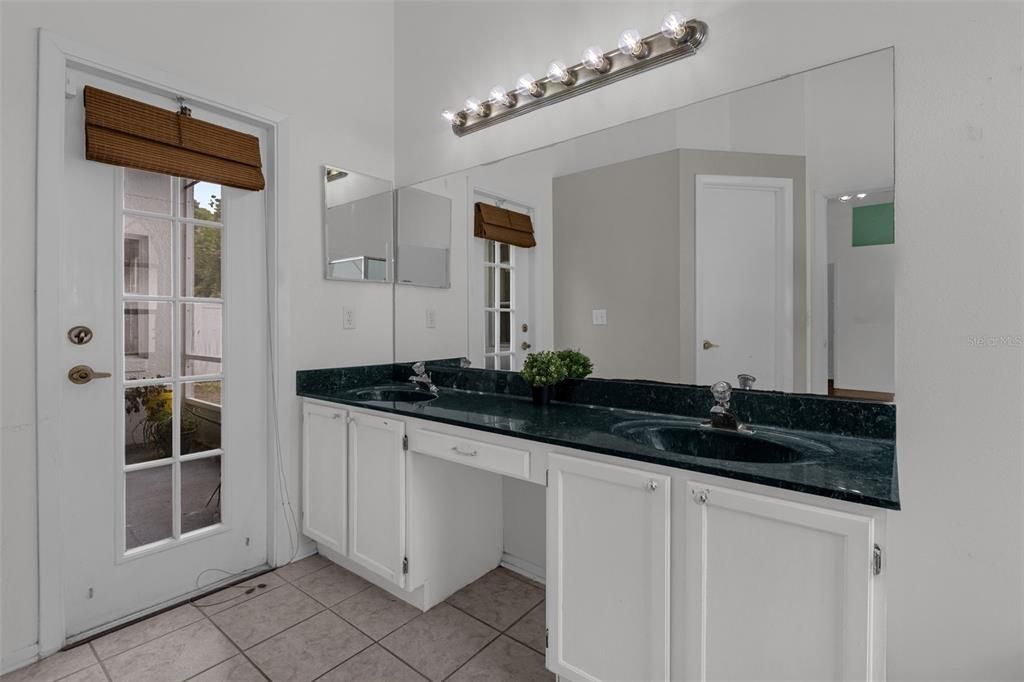 En Venta: $405,000 (3 camas, 2 baños, 1700 Pies cuadrados)