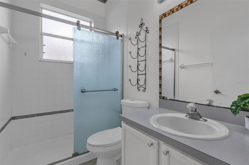 En Venta: $405,000 (3 camas, 2 baños, 1700 Pies cuadrados)
