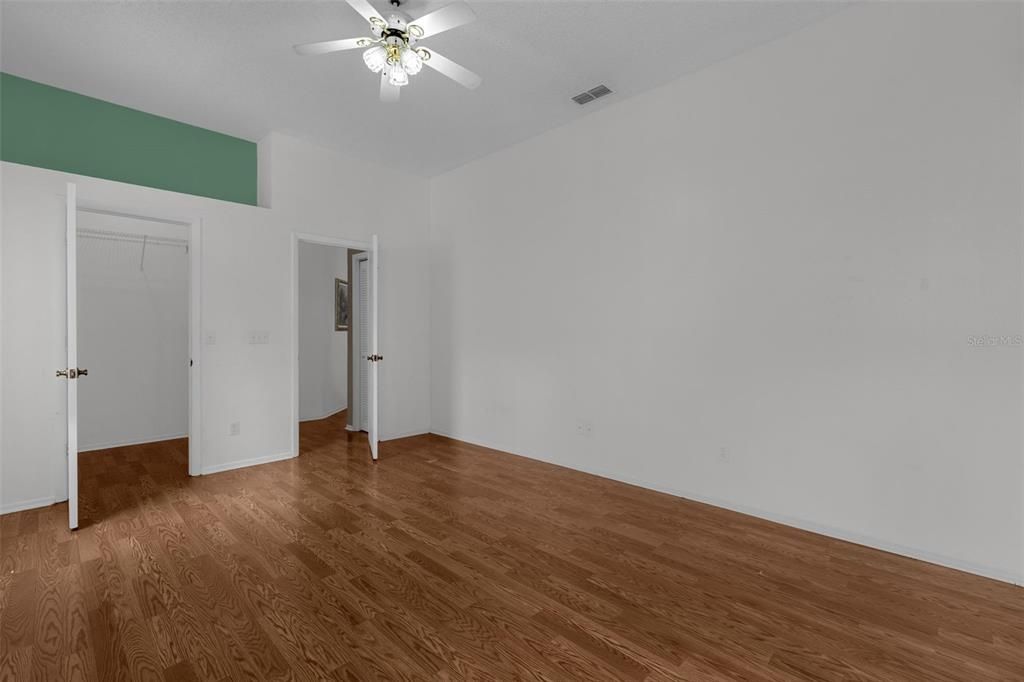 En Venta: $405,000 (3 camas, 2 baños, 1700 Pies cuadrados)