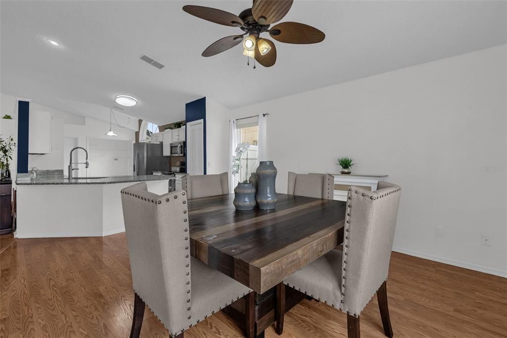 En Venta: $405,000 (3 camas, 2 baños, 1700 Pies cuadrados)