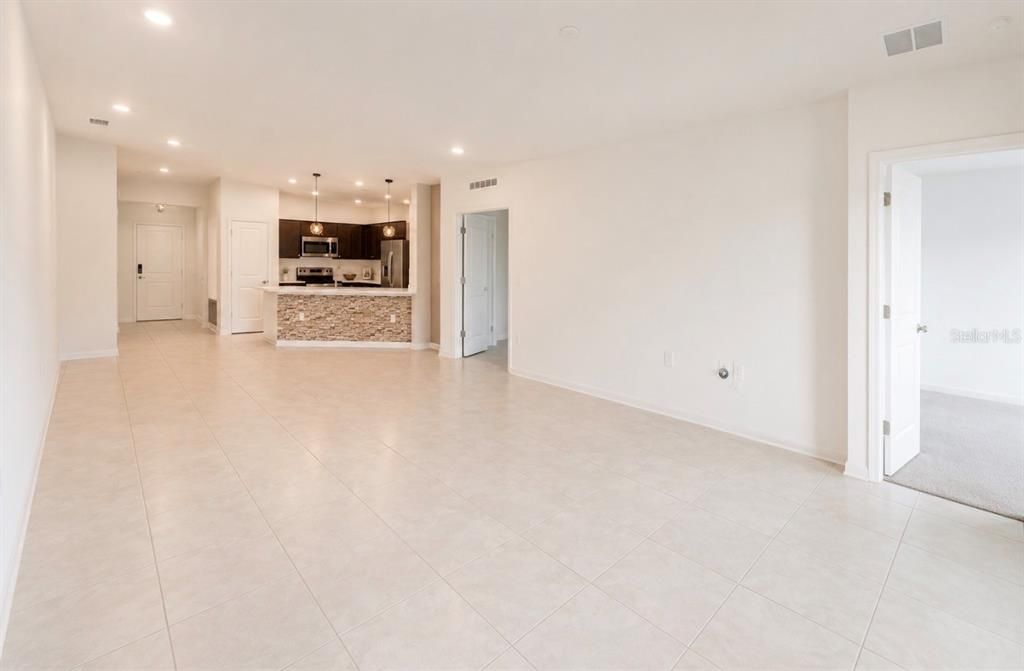В аренду: $2,300 (3 спален, 2 ванн, 2160 Квадратных фут)
