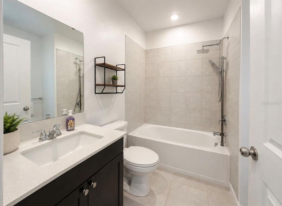 В аренду: $2,300 (3 спален, 2 ванн, 2160 Квадратных фут)