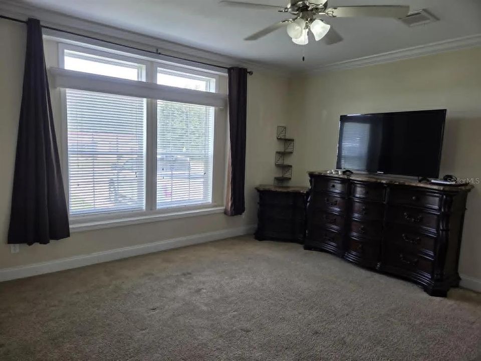 For Rent: $1,850 (3 beds, 2 baths, 1920 Square Feet)