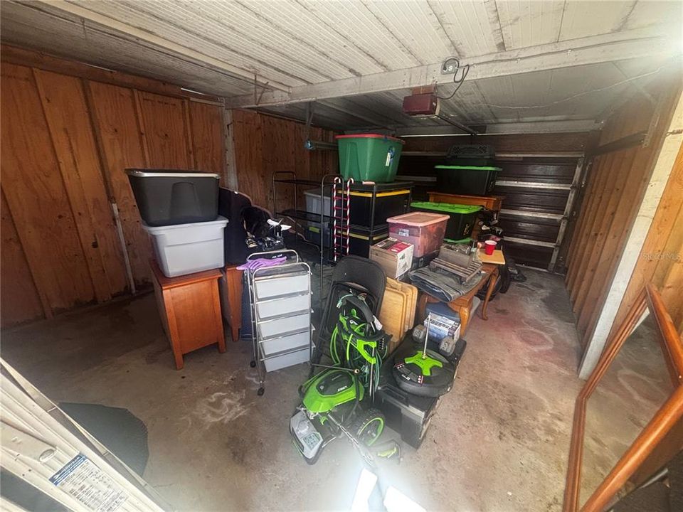 For Sale: $229,900 (2 beds, 1 baths, 1090 Square Feet)