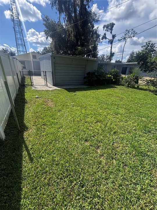 For Sale: $229,900 (2 beds, 1 baths, 1090 Square Feet)