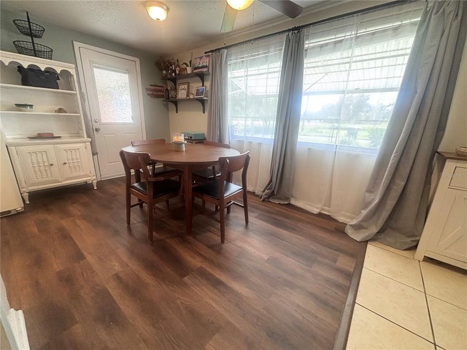 For Sale: $229,900 (2 beds, 1 baths, 1090 Square Feet)