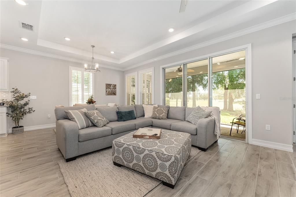 For Sale: $499,000 (3 beds, 2 baths, 1894 Square Feet)