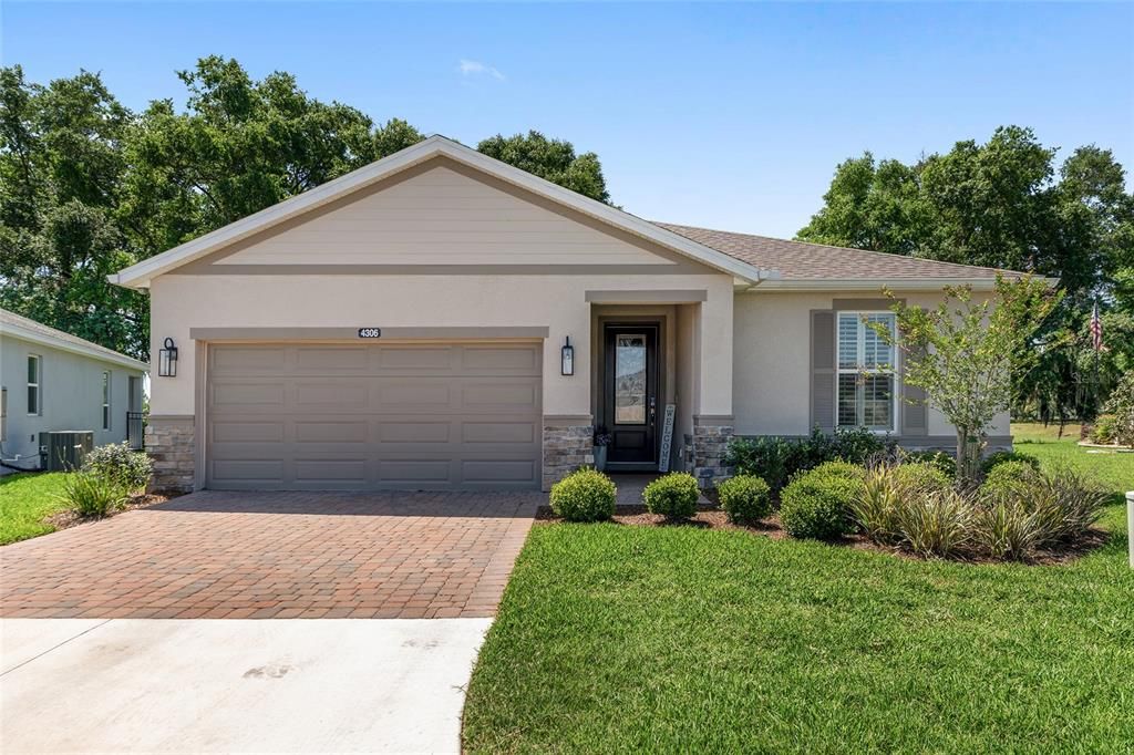 For Sale: $499,000 (3 beds, 2 baths, 1894 Square Feet)