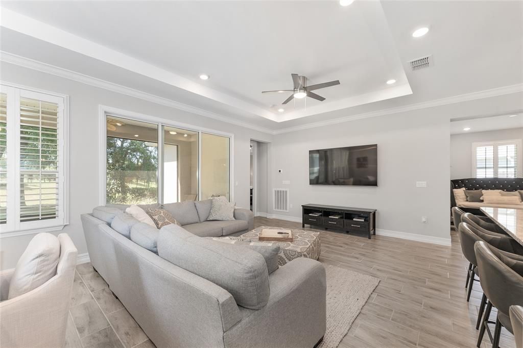 For Sale: $499,000 (3 beds, 2 baths, 1894 Square Feet)