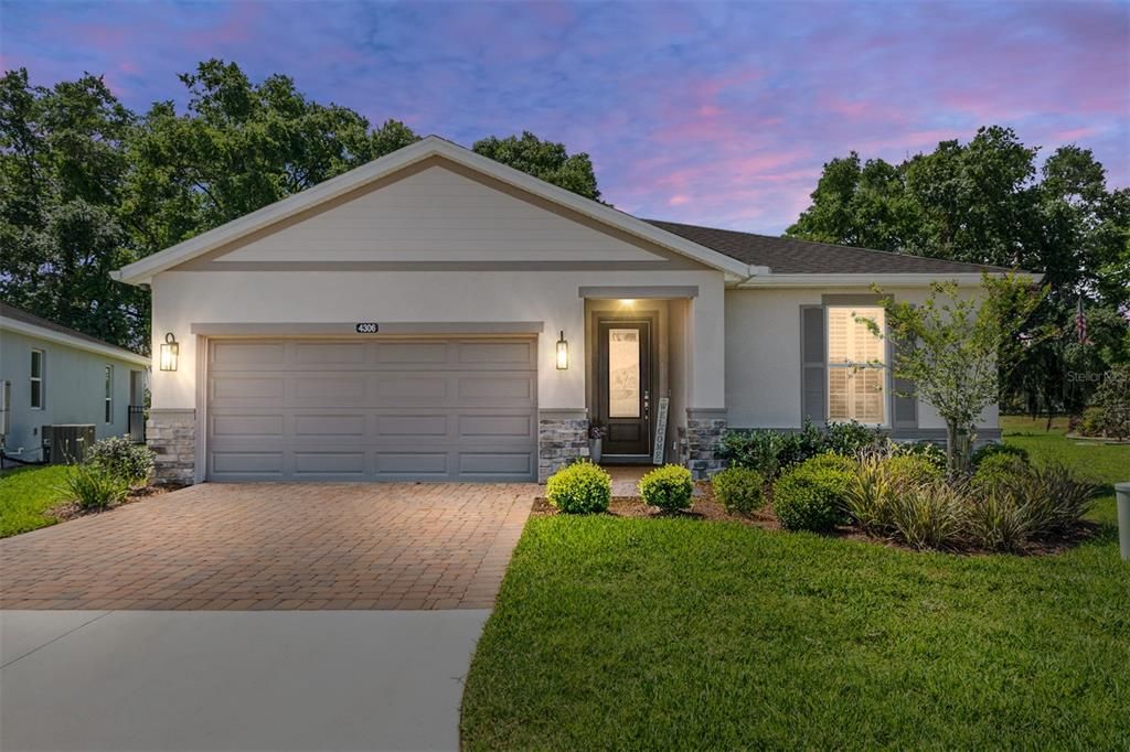 For Sale: $499,000 (3 beds, 2 baths, 1894 Square Feet)