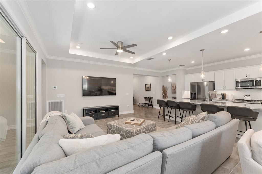 For Sale: $499,000 (3 beds, 2 baths, 1894 Square Feet)