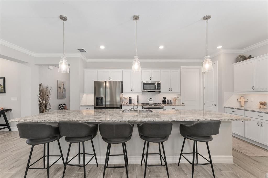 For Sale: $499,000 (3 beds, 2 baths, 1894 Square Feet)