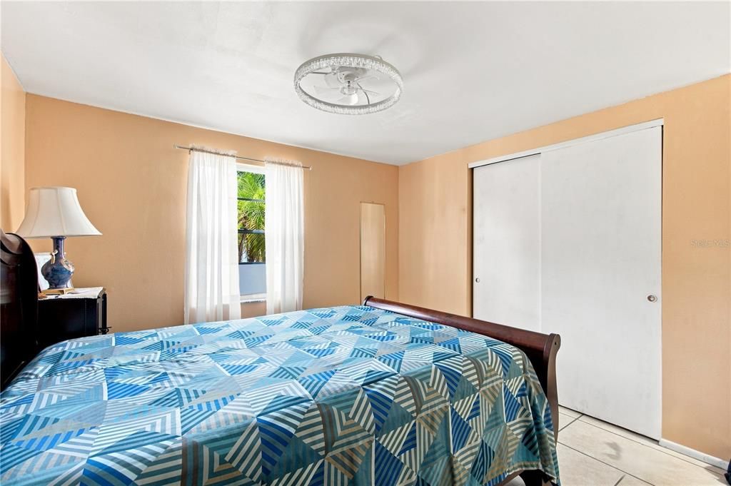 For Sale: $370,000 (3 beds, 2 baths, 1200 Square Feet)