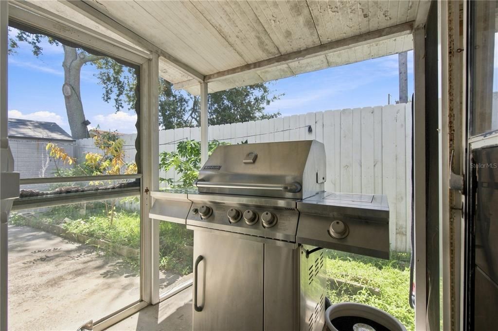 For Sale: $370,000 (3 beds, 2 baths, 1200 Square Feet)