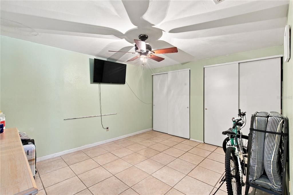 For Sale: $370,000 (3 beds, 2 baths, 1200 Square Feet)