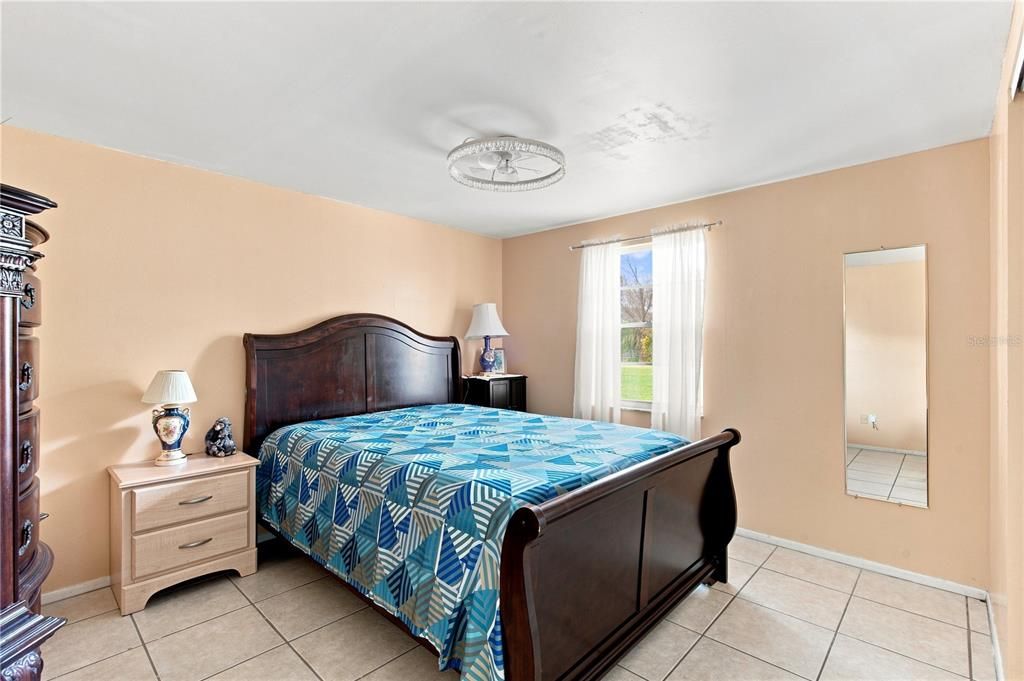 For Sale: $370,000 (3 beds, 2 baths, 1200 Square Feet)