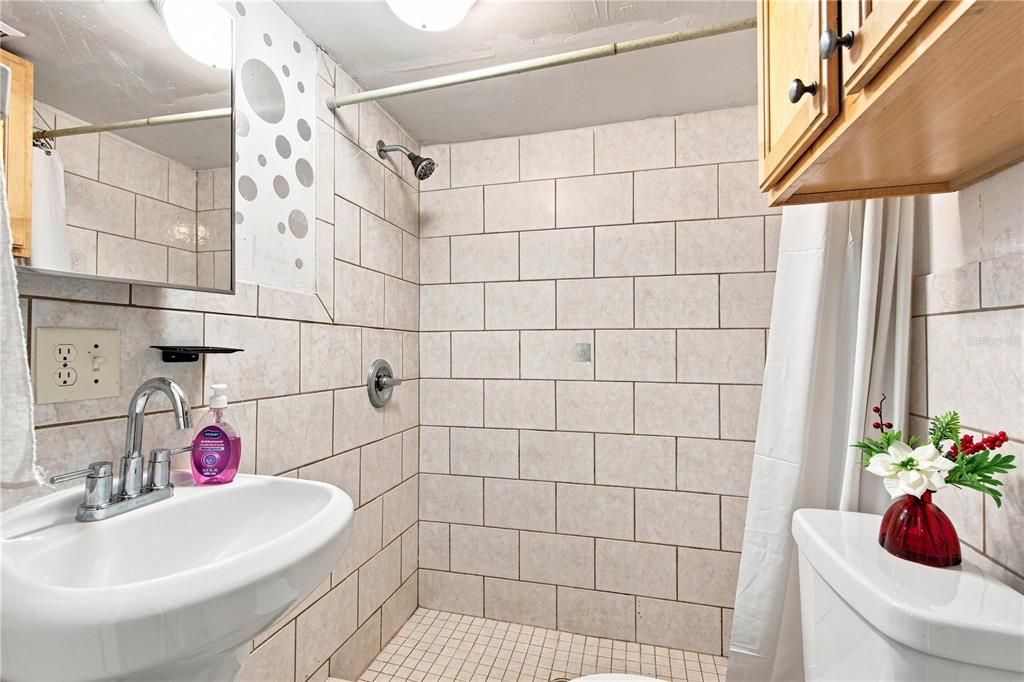 For Sale: $370,000 (3 beds, 2 baths, 1200 Square Feet)