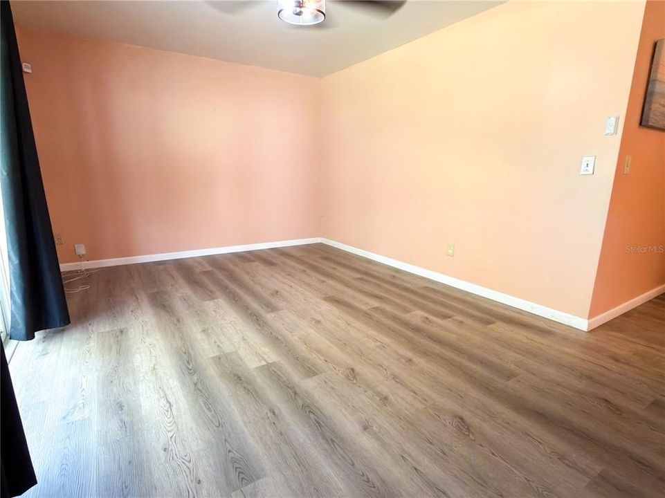Activo con contrato: $230,000 (3 camas, 2 baños, 1176 Pies cuadrados)
