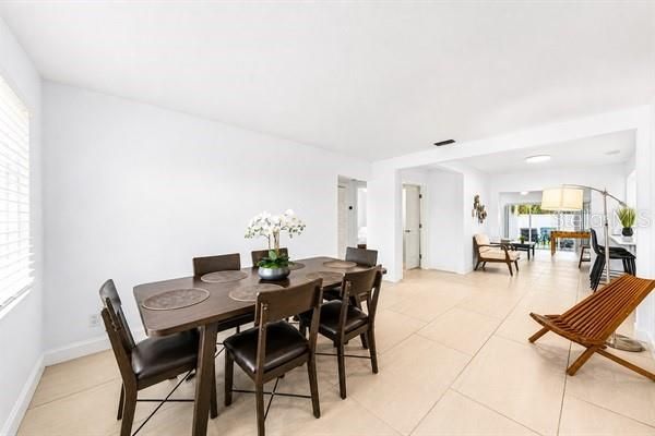 En Venta: $674,900 (3 camas, 2 baños, 1522 Pies cuadrados)