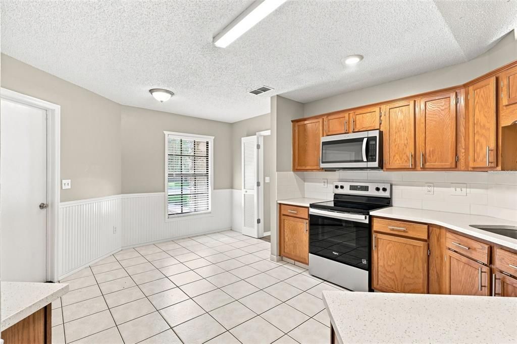 For Sale: $437,900 (4 beds, 2 baths, 2039 Square Feet)