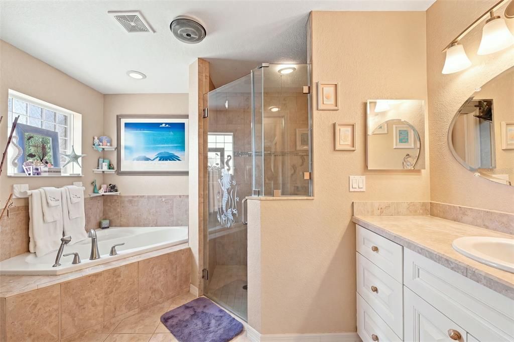 For Sale: $265,000 (3 beds, 2 baths, 1673 Square Feet)
