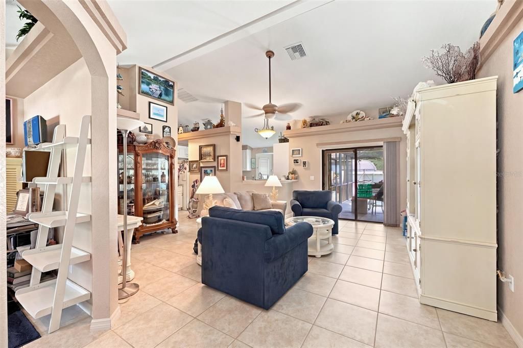 For Sale: $265,000 (3 beds, 2 baths, 1673 Square Feet)
