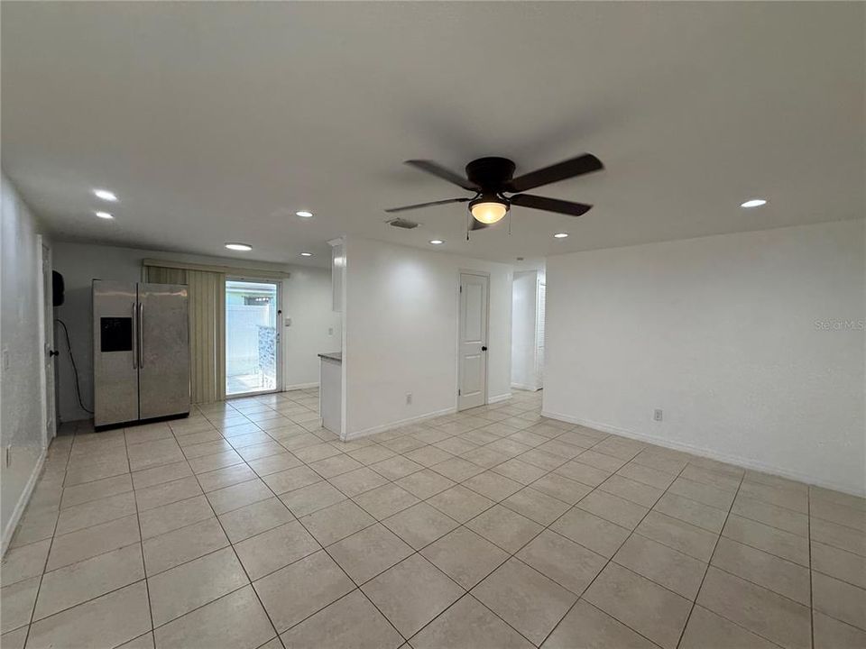 For Rent: $2,600 (3 beds, 1 baths, 1080 Square Feet)
