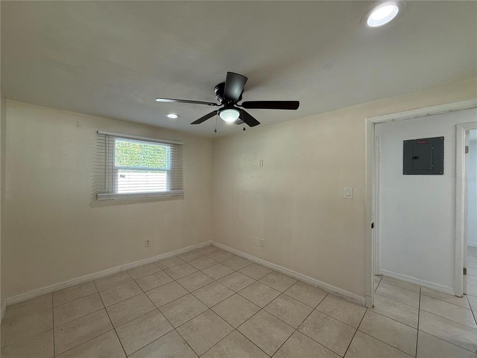 For Rent: $2,600 (3 beds, 1 baths, 1080 Square Feet)