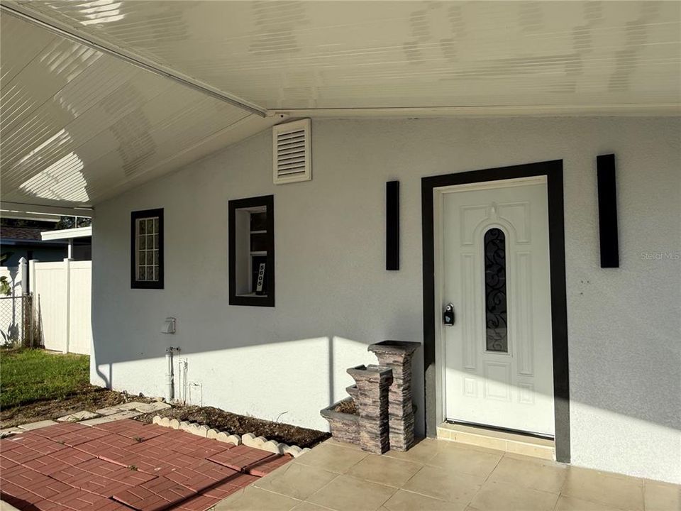 For Rent: $2,600 (3 beds, 1 baths, 1080 Square Feet)