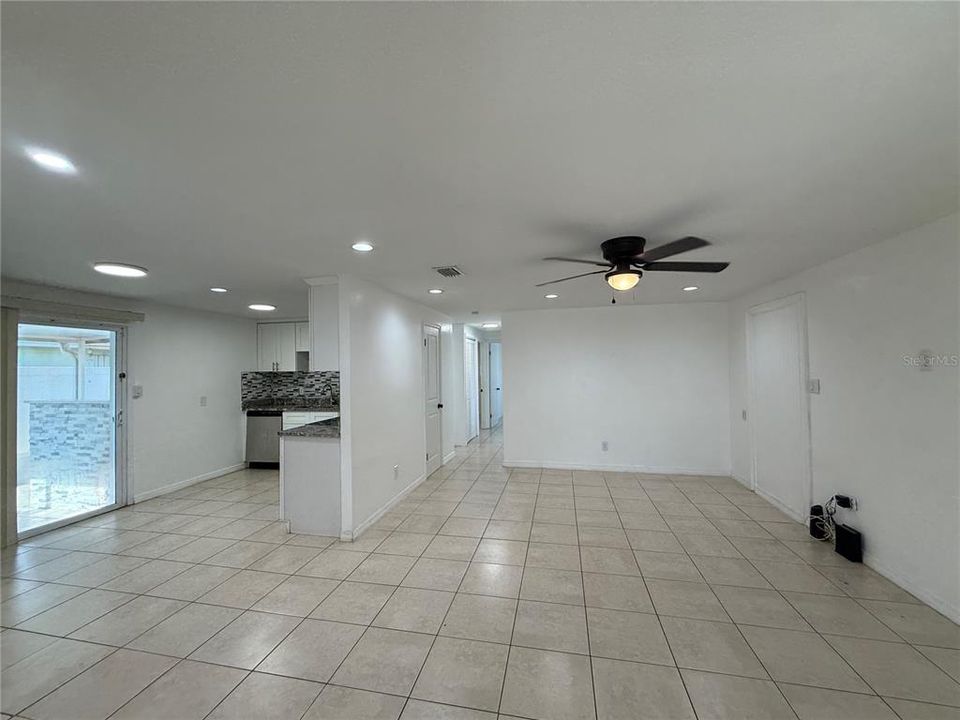 For Rent: $2,600 (3 beds, 1 baths, 1080 Square Feet)