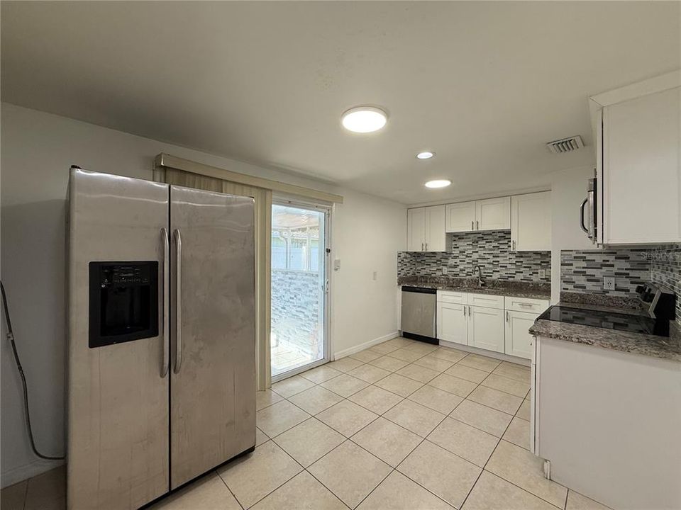 For Rent: $2,600 (3 beds, 1 baths, 1080 Square Feet)