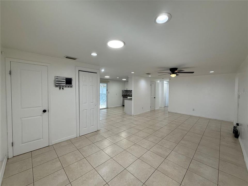 For Rent: $2,600 (3 beds, 1 baths, 1080 Square Feet)
