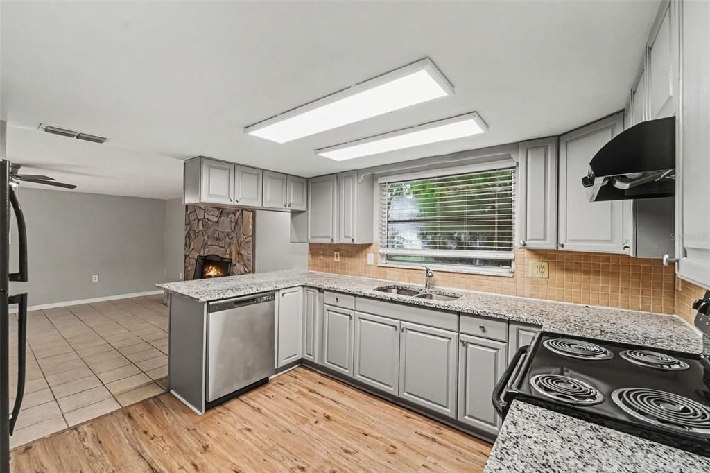 En Venta: $294,900 (3 camas, 2 baños, 1728 Pies cuadrados)