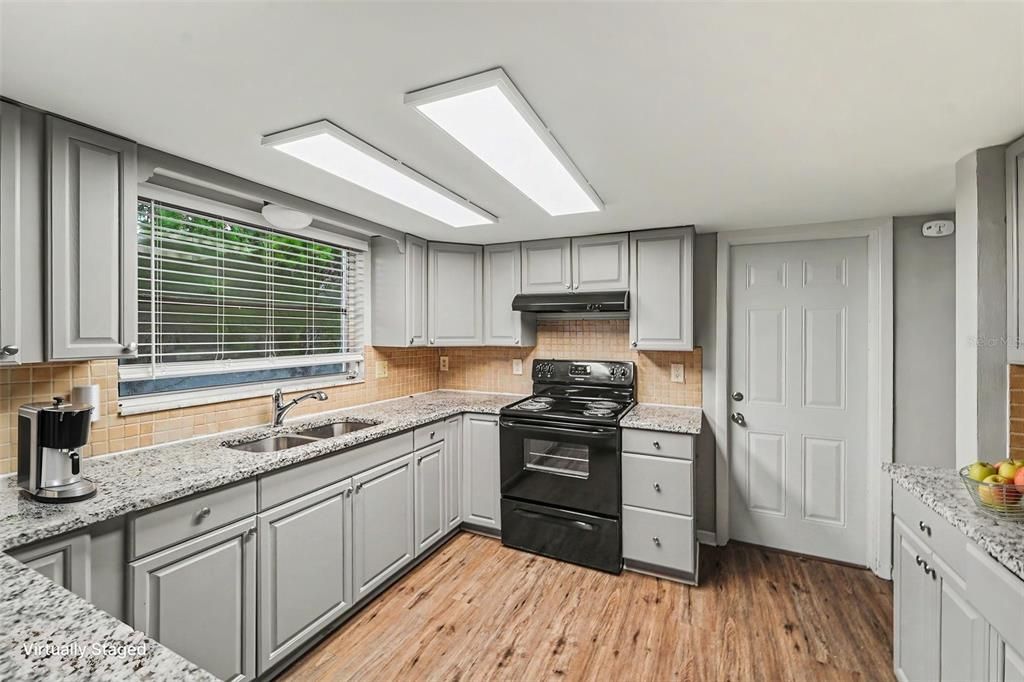 En Venta: $294,900 (3 camas, 2 baños, 1728 Pies cuadrados)