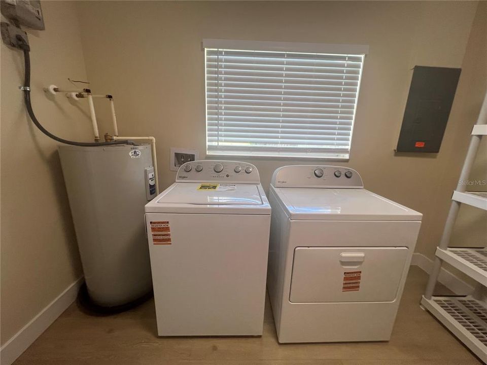 В аренду: $1,600 (3 спален, 2 ванн, 1298 Квадратных фут)